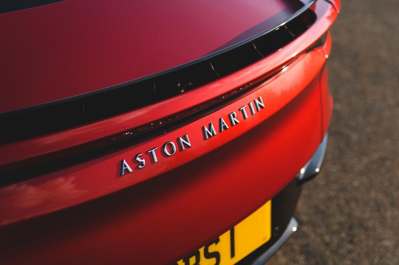 Aston Martin DBS Superleggera | les photos de la version Hyper Red